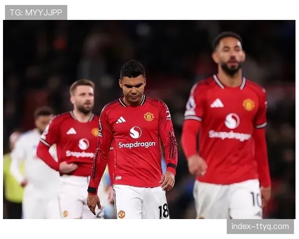 曼联主场爆冷1-2不敌利兹联，争五优势缩小